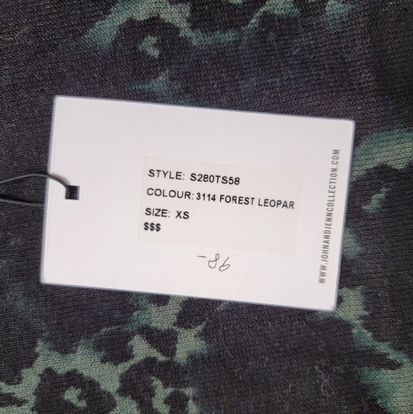 John + Jenn Forest Green Leopard Black Short Sleeve Tshirt NWT Size XS - Picture 9 of 12